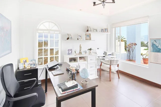 Hermosa Casa Estilo Contemporaneo. Ascensor. $480.000 — imagen 2