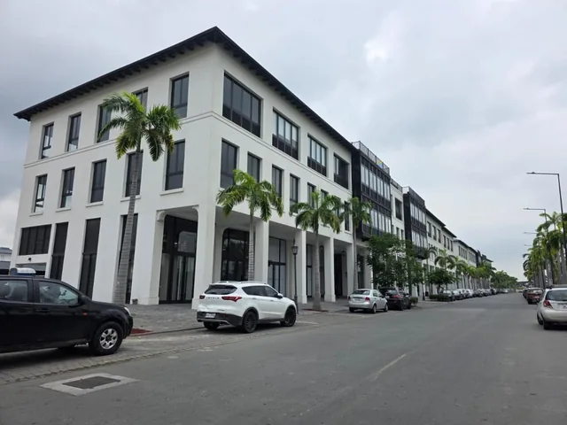 Terreno en Venta Esquinero en Urb. Aires Norte, Km. 8 Vía a Samborondón, Guayas — imagen 3