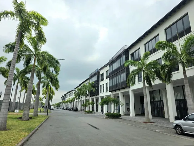 Terreno en Venta Esquinero en Urb. Aires Norte, Km. 8 Vía a Samborondón, Guayas — imagen 2