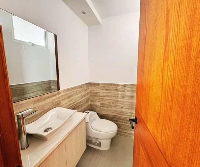 Casa 230 m², Tres Dorm., Tres Baños, Baño Social, Tres Parqueaderos en Venta en Tumbaco — imagen 5