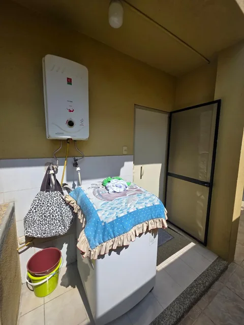 Vendo Casa Amplia y Comoda en Ceibos Norte,3 Dorm. Mas 1 Suite de 2 Ambientes, Piscina/jacuzzi, Guayas — imagen 3