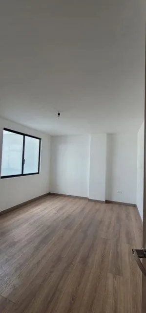 Departamento de 3 Dorm. de Oportunidad en Pusuquí — imagen 4