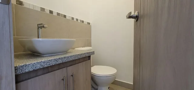 Departamento de 3 Dorm. de Oportunidad en Pusuquí — imagen 2