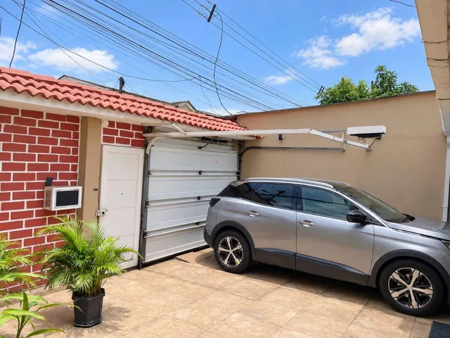 Elegante Villa en Venta en Alborada XIII Etapa, Guayas — imagen 3
