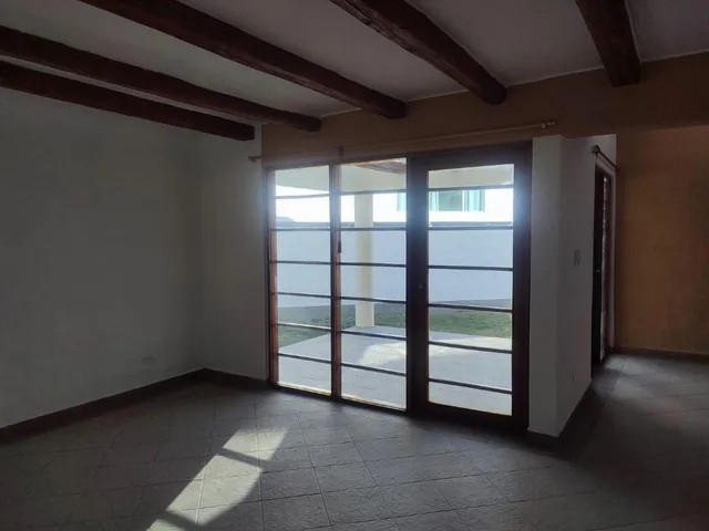 Casa en Venta en Conocoto Dentro de Urbanización con Doble Seguridad — imagen 5