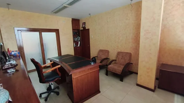 Edificio Comercial de 3 Niveles en Venta – Las Orquideas Guayaquil Ronr, Guayas — imagen 3