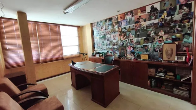 Edificio Comercial de 3 Niveles en Venta – Las Orquideas Guayaquil Ronr, Guayas — imagen 2