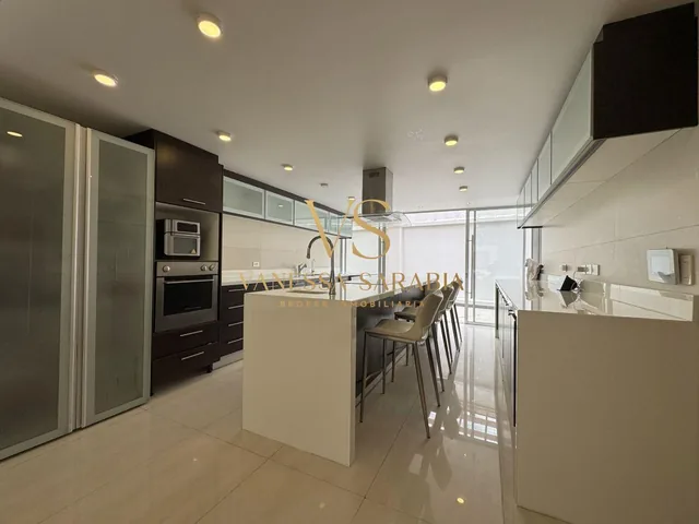 Casa de Lujo de Venta Urb. Campo Alegre Monteseirín, Norte de Quito — imagen 5
