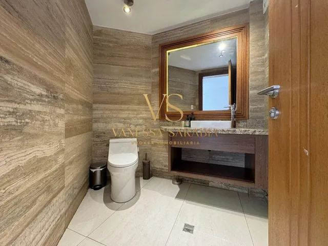 Casa de Lujo de Venta Urb. Campo Alegre Monteseirín, Norte de Quito — imagen 2