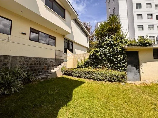 Vendo Casa Independiente Para Vivienda o Uso Comercial Sector de La Whymper — imagen 4