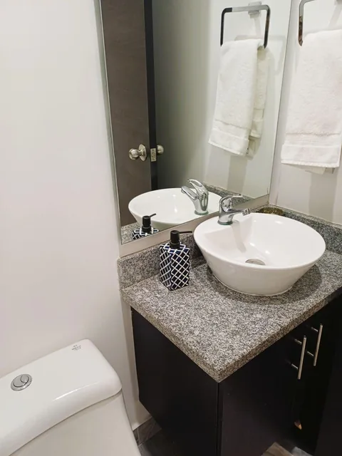 Departamento en Venta, Ceibos, Santa Cecilia de 2 Dorm., Guayas — imagen 5