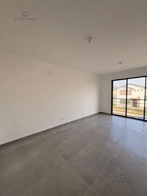 Venta de Casa en Samborondon, Urb Ciudad Celeste, 3 Habitaciones. V. J. Guayas — imagen 3
