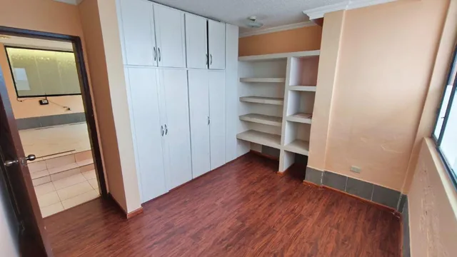 En Venta o Renta Casa Rentera Frente Al Estadio de Nayon — imagen 2