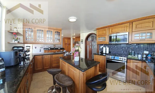 Venta Casa Independiente con Fin Comercial, Educación, Terapéutico o Vivienda en Calderón — imagen 3