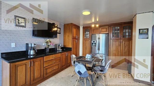 Venta Casa Independiente con Fin Comercial, Educación, Terapéutico o Vivienda en Calderón — imagen 2