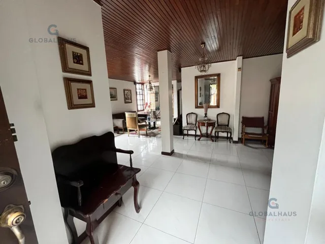 Venta Casa en Urdesa Balsamos Sur. 4 Habitaciones, Piscina. 498 m. m. N. Guayas — imagen 4