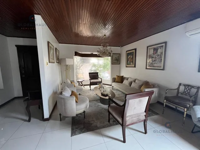 Venta Casa en Urdesa Balsamos Sur. 4 Habitaciones, Piscina. 498 m. m. N. Guayas — imagen 3