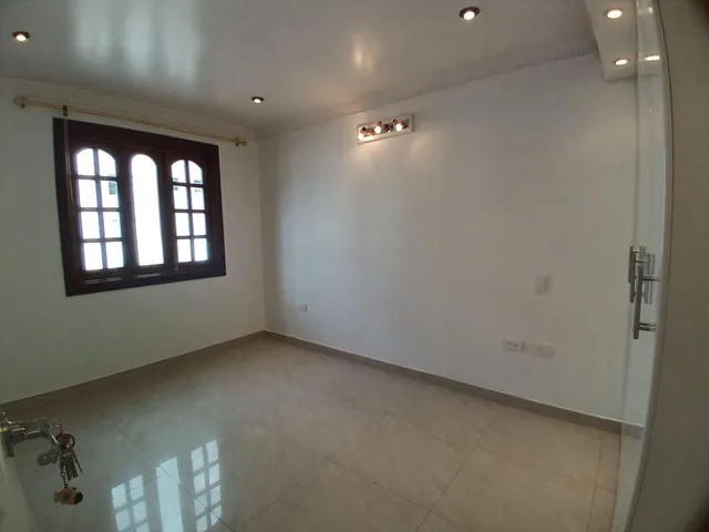 Casa de 213 m² con 3 Dorm. y 4 Baños con Acabados de Lujo en Venta en Rumiñahui — imagen 4
