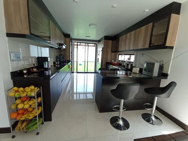 Hermosa Casa Independiente de Lujo 200 m² - La Armenia 1 — imagen 2