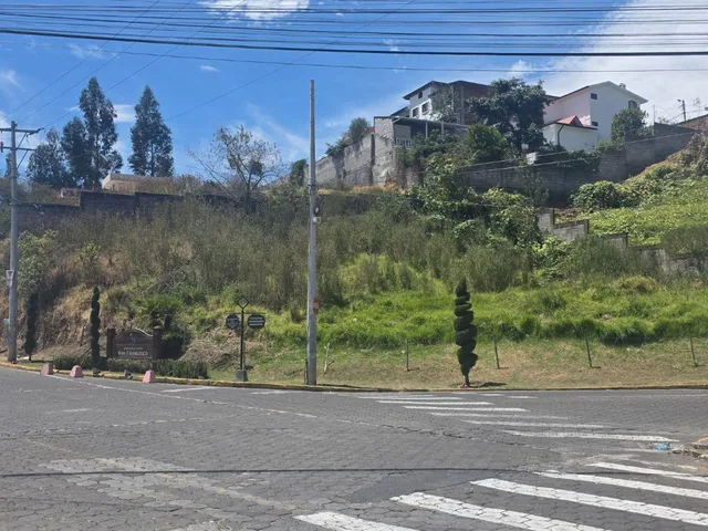 Terreno Esq. de 673,50 Dentro de Urbanización San Francisco a 5 Min Espe — imagen 2