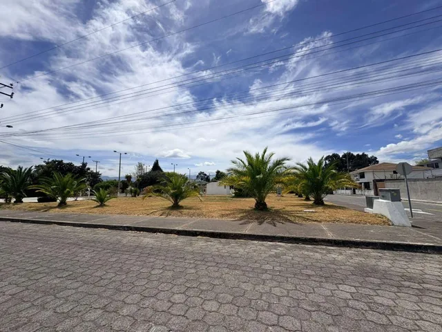Terreno Plano y Esquinero en Venta Conocoto 719 m² — imagen 4