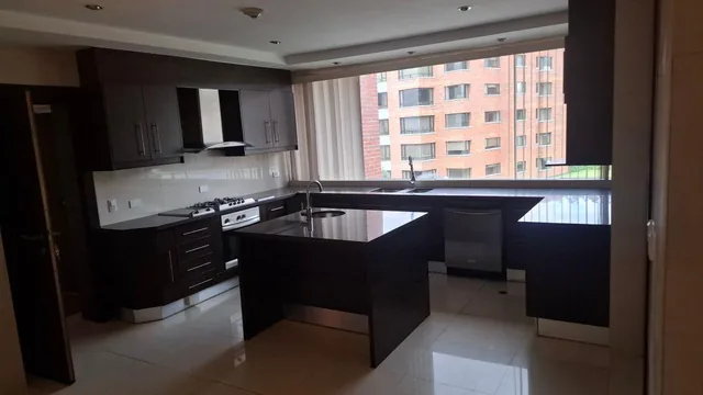Vendo Bellisimo en Bellavista, Departamento de 350 m² Habitables. Provincia de Pichincha — imagen 3