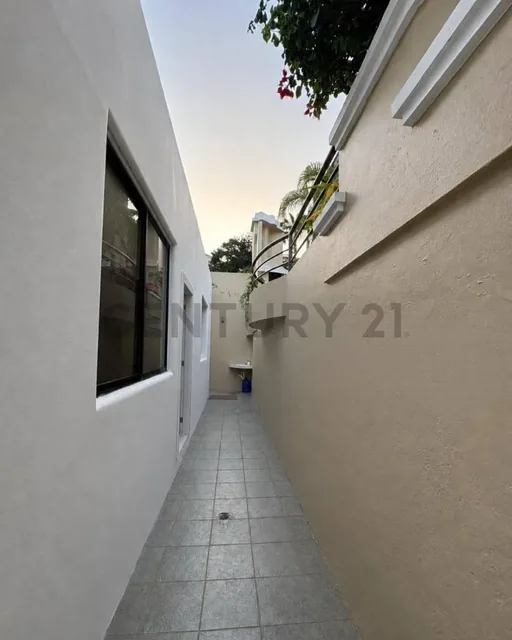 Venta Casa 4 Dorm. con Suite Adicional Completa en Ceibos Norte - Lcast, Guayas — imagen 2