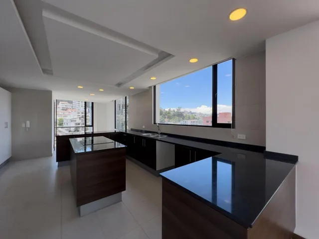 Oportunidad Departamento en Venta en Quito El Batán con Vista — imagen 2