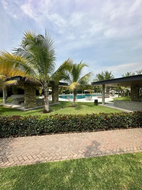Vsta Al Rio Departamento Planta Baja en Venta Urb. Sotileza, Isla Mocoli, Guayas — imagen 2