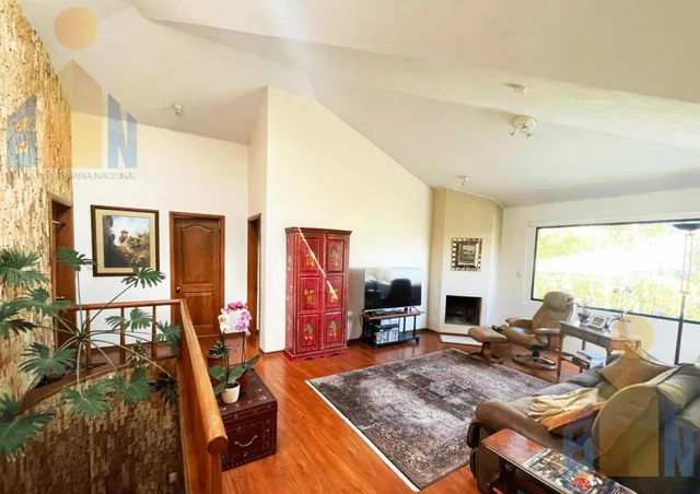 Vendo Urb. Campo Alegre, Casa, 4 Habitaciones, Seguridad — imagen 3