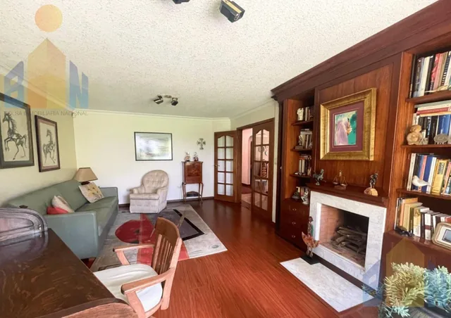 Vendo Urb. Campo Alegre, Casa, 4 Habitaciones, Seguridad — imagen 2