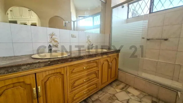Venta de Casa en Urb. Santa Cecilia - Ceibos J. Zav, Guayas — imagen 3