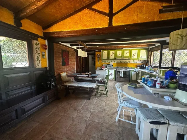 Se Vende Terreno con Casa Dentro de Urbanización en Cumbaya — imagen 2