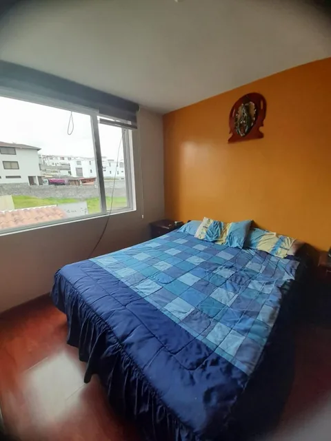 Linda Casa Dentro de Urbanización Privada 300 m² de Construcción - Cashapamba — imagen 3