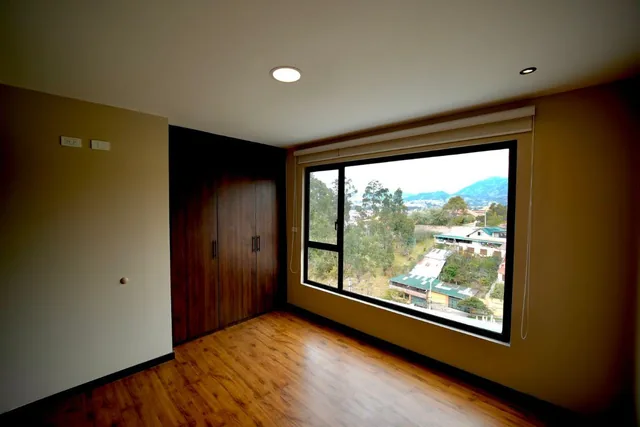 Estrene Casa Vip Miti Miti Sector y Cebollar, Azuay — imagen 2