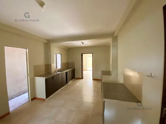Casa en Venta de 4 Habitaciones en Villa Club Z. R. Guayas — imagen 5