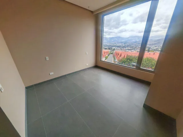 Departamento Moderno de Venta en Cumbayá | 2 Dorm., Vista y Amenidades Exclusivas — imagen 2