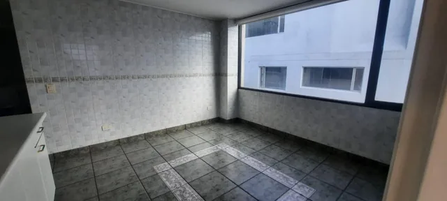 Penthouse de 260 m² con 3 Dorm. en Venta - Sector González Suárez — imagen 5