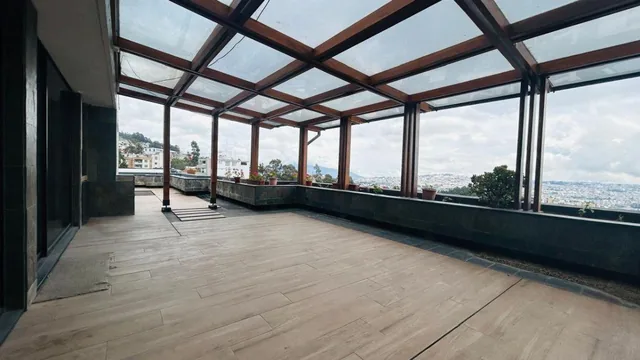 De Venta Remodelado Penthouse Duplex Vista 180 Grados de 4 Habitaciones Terraza con Pérgola Propia — imagen 2