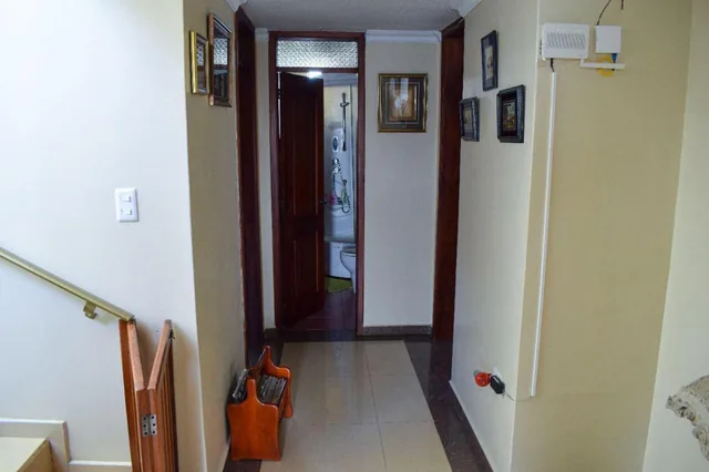 Venta Amplia y Hermosa Casa, San Antonio de Pichincha — imagen 4