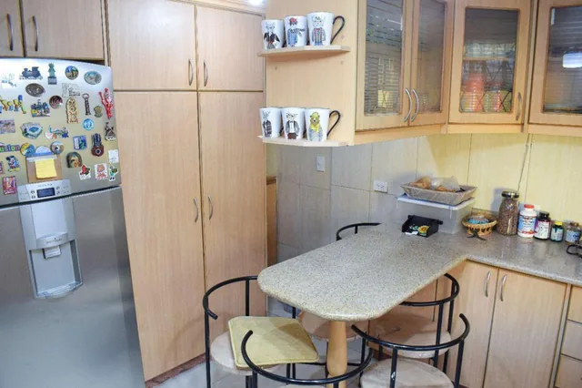 Venta Amplia y Hermosa Casa, San Antonio de Pichincha — imagen 2