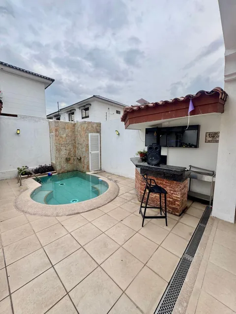 Vendo Casa en Terranostra 5 Dorm. con Piscina. Guayas — imagen 4