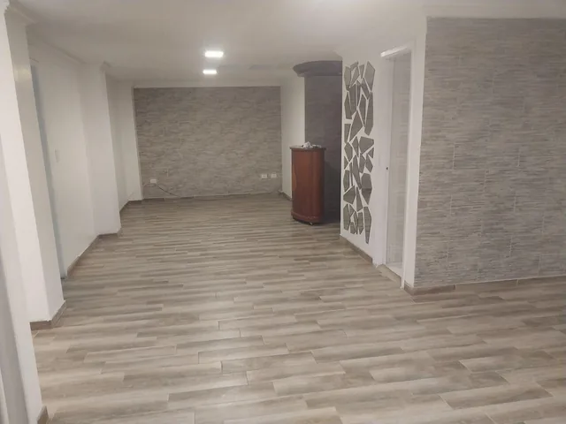 Vendo Hermoso Departamento con Una Vista Unica en El Pinar Alto, en El Tercer Piso Sin Ascensor. Provincia de Pichincha — imagen 3