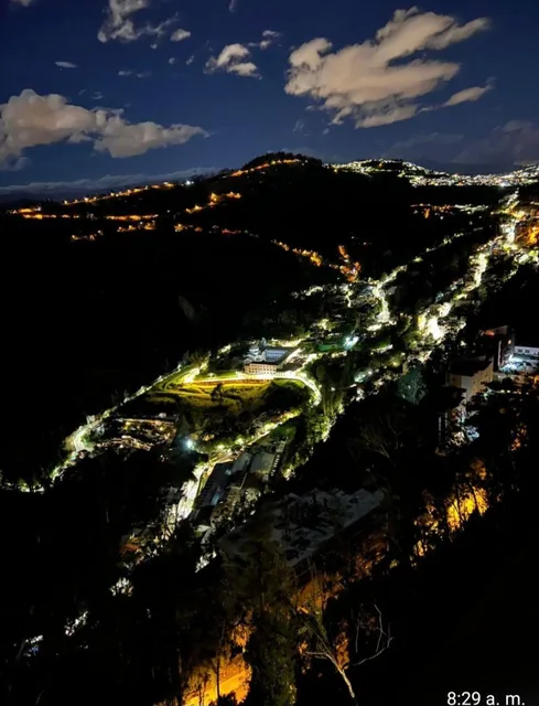 Vendo - Rento Espectacular Penthouse con Mejor Vista a Quito, Valles y Los Nevados — imagen 4