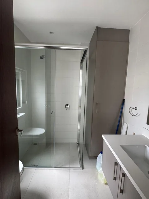 Departamento de Venta en Cumbayá, Sector Santa Lucía, 3 Dorm, 242 m², Linda Vista, Excelente Opción — imagen 4