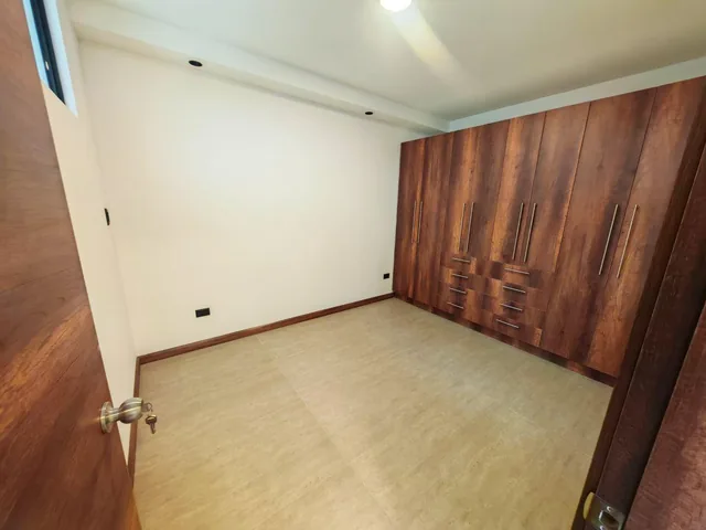 Venta de Departamento Totalmente Remodelado de 2 Dorm. en La Pradera, Pb. Provincia de Pichincha — imagen 5