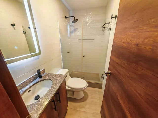 Venta de Departamento Totalmente Remodelado de 2 Dorm. en La Pradera, Pb. Provincia de Pichincha — imagen 4