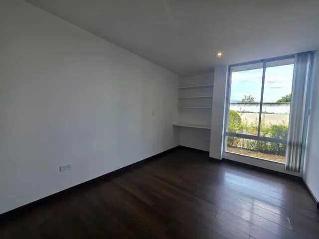 Oportunidad Departamento de Venta Sector Tumbaco — imagen 2