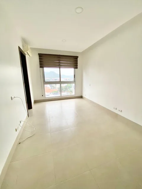 Oportunidad de Inversion Departamento de 277 m² Dividido en Dos Departamentos en Venta en Los Olivos, Guayas — imagen 4