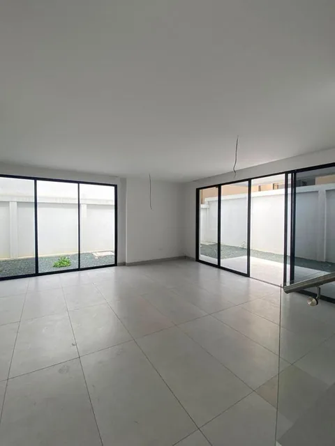 Vendo Casa Urbanización Riona, Guayas — imagen 3